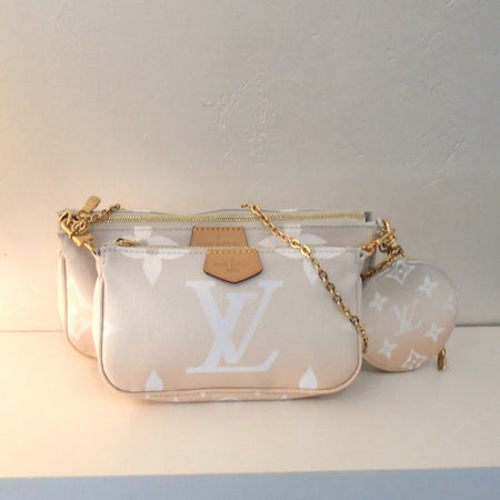 Louis Vuitton Vintage By The Pool Pochette Accessoire